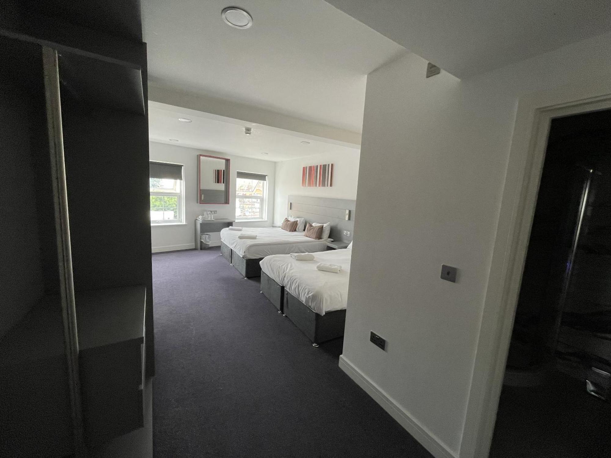 Goodmayes Hotel