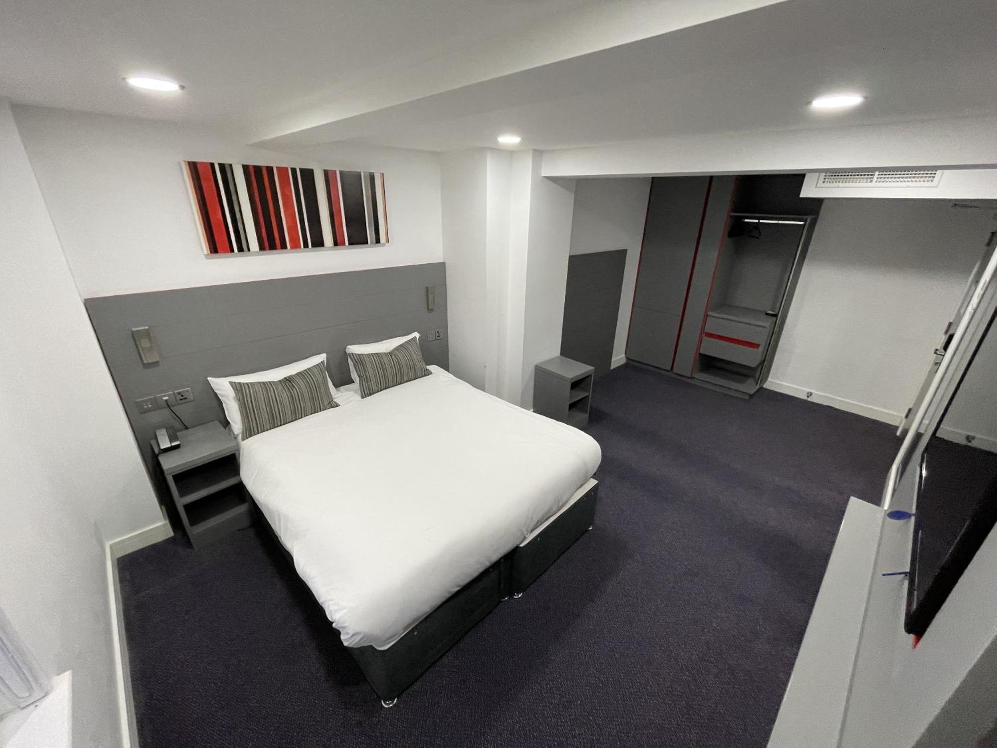 Hotel Goodmayes 3*